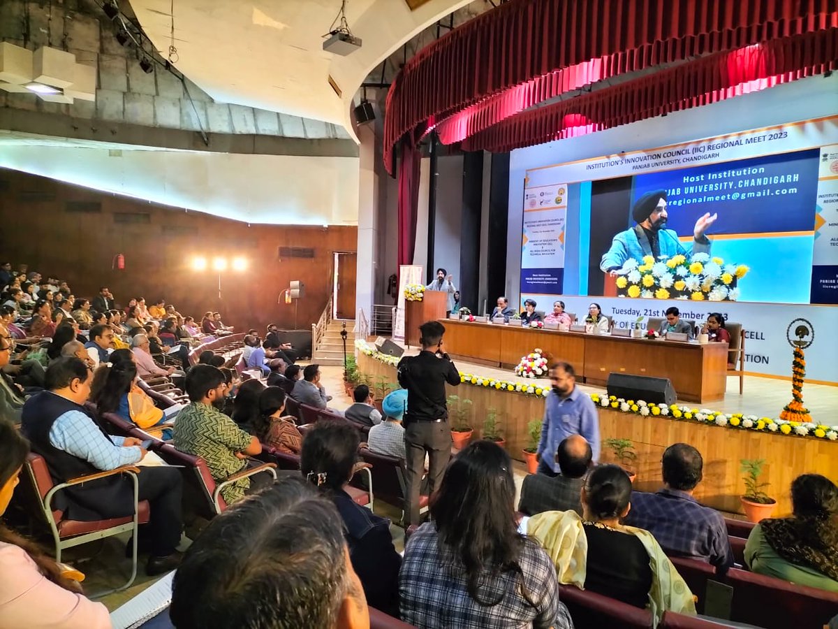 invest_punjab's tweet photo. Mr. DPS Kharbanda, IAS, @CEOInvestPunjab, addressed the IIC Regional Meet, organized by MoE Innovation Cell and @AICTE_INDIA. Hosted by @OfficialPU, this initiative aims to foster the exchange of best practices, knowledge, and ideas, promoting innovation and the

@PunjabGovtIndia https://t.co/IdKwHReo4y