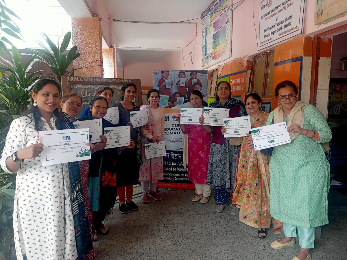 NMNHIndia's tweet photo. NMNH New Delhi @moefcc in collaboration with @Earth_Warriors_  continues the #climate education for #climate action programme at MCD Primary School, Malviya Nagar (girls) #MissionLiFE #ProPlanetPeople https://t.co/ucQ7ZWgpdZ
