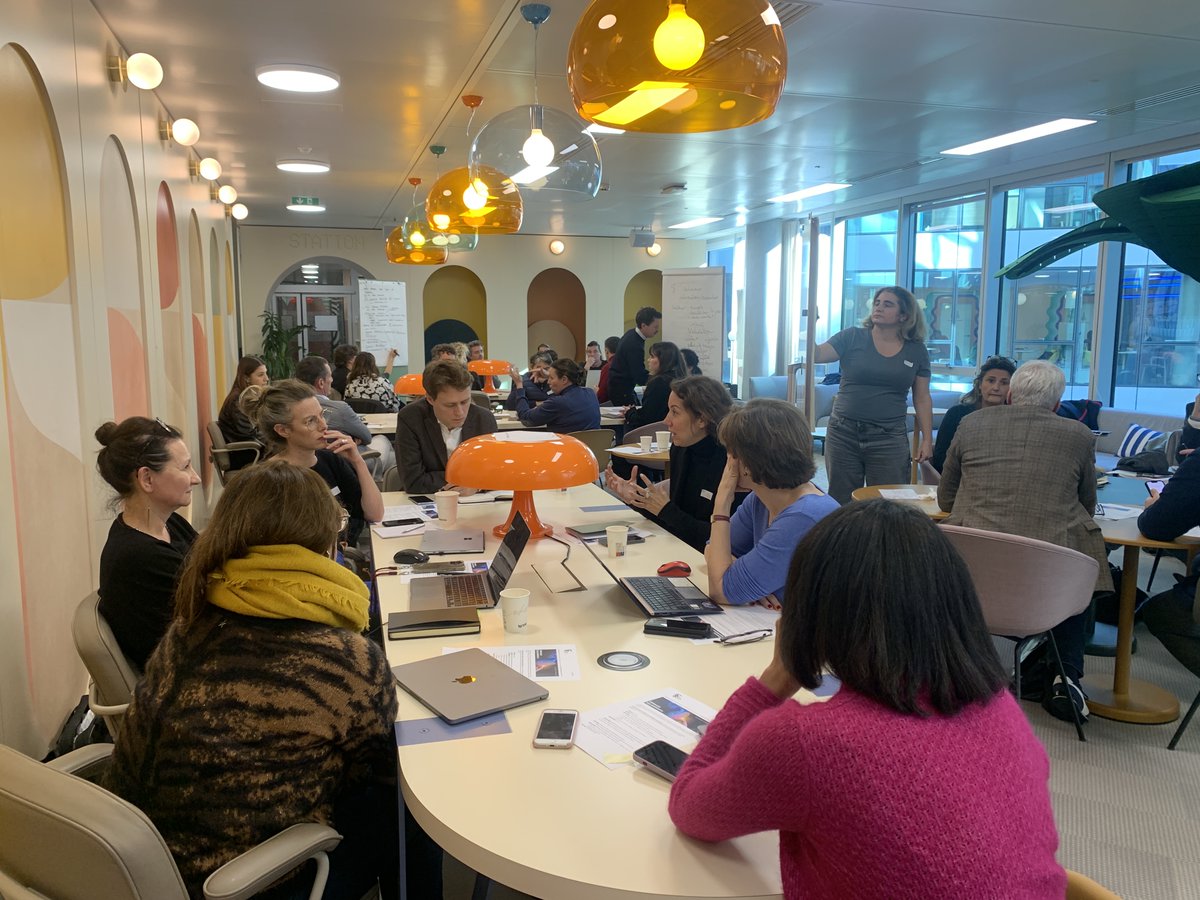 AgenceMaarc's tweet photo. Plongeon dans l’univers foisonnant et vertigineux de l’#IA générative grâce au séminaire organisé par @syndicat_RP et son invité expert, @fbardeau. Au-delà des enjeux théoriques, échanges très concrets sur ces nouveaux outils qui changent la donne des #RP. More to come ! 🤖 https://t.co/PPmRGa5APz