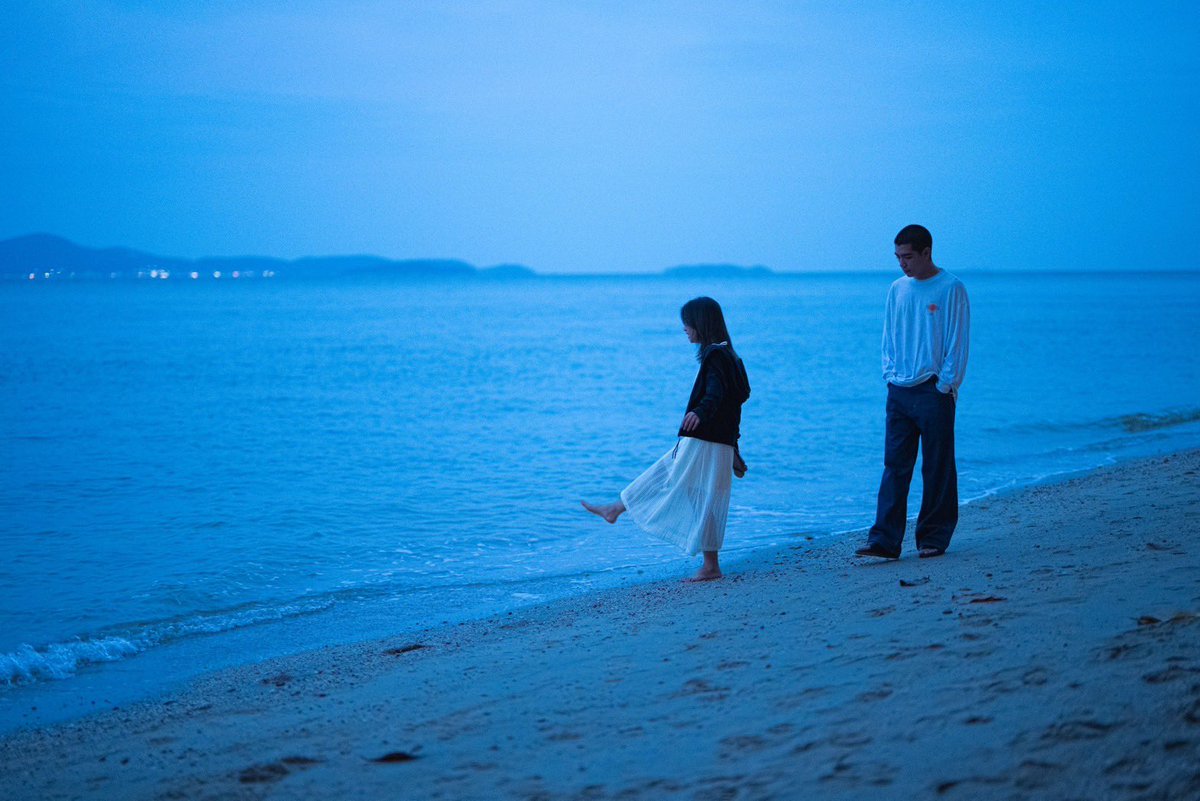 OnmagTh's tweet photo. กว่าจะลืมเธอมันยากรู้ไหม แล้วเธอจะกลับมาทำไม? 
“กลับมาเพื่อบอกลา” เพลงเศร้าล่าสุดจาก Paper Planes 

#PaperPlanesBand  
#กลับมาเพื่อบอกลา
#onmagth https://t.co/M5tONnClLp