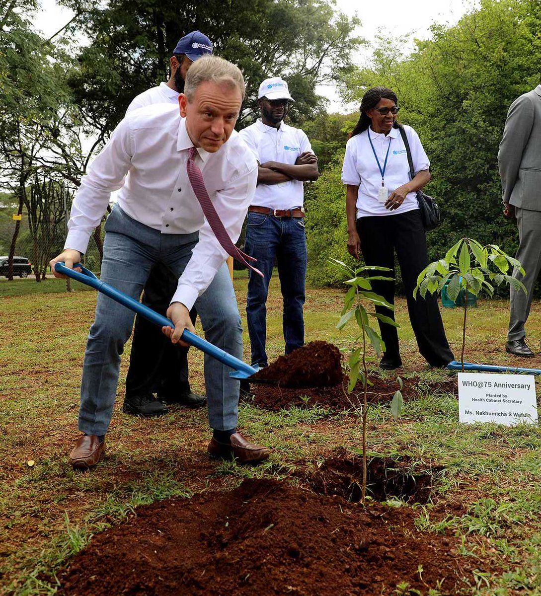 '#Kenya🇰🇪 is a very, very special place... And it's one of the fastest growing economies on the continent.' More from @SWJacksonUN the UN Resident Coordinator in Kenya here in this latest podcast of #AwakeAtNight by @MelissaFleming: un.org/en/awake-at-ni…