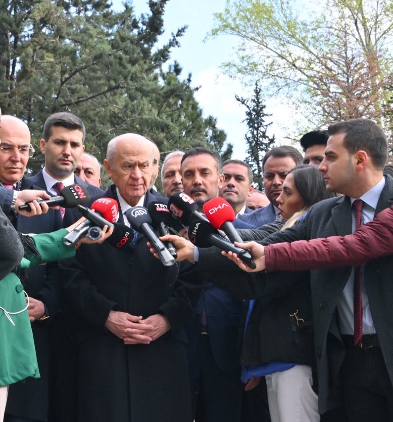 ayyildirim1's tweet photo. Milliyetçi Hareket Partisi tufeyli değildir, yancı değildir, ufakçı değildir, ulufeye talip değildir, ikbale meraklı değildir; Türklüğün, Türkiye’nin ve Türk milletinin serdengeçti şuuru, son kalesi, tüm çareler tükendiğinde düşmana sıkılacak son kurşunudur.

Liderimiz Sayın Devlet Bahçeli