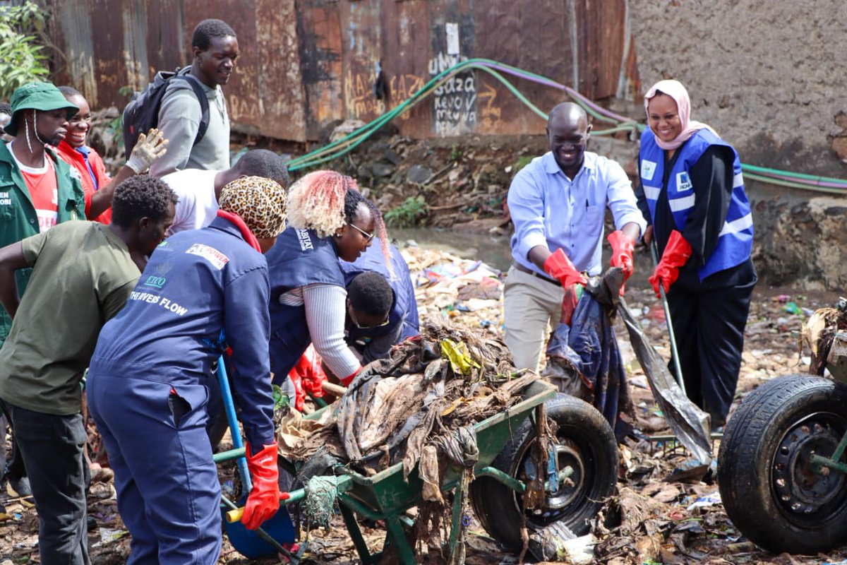 UNHABITAT_ROAF's tweet photo. Yesterday, together with @ETCO_Kenya and @nairobi_rivers and the support from @GermanyinKenya, we activated the Ngong River community Engagement and River clean up activities with more than 200 Community members and over 35 CBOs from the Ngong River represented.
#LetTheRiversFlow https://t.co/mf9FctwVBh