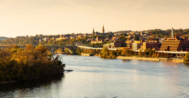 Bouygues_C's tweet photo. [📢 Communiqué] Bouygues Construction va réaliser le Potomac River Tunnel, projet environnemental majeur pour Washington DC.

Un tunnel principal long de 8,9 km et situé à 30 mètres de profondeur.

#NouveauContrat #construction #BouyguesTravauxPublics #eau