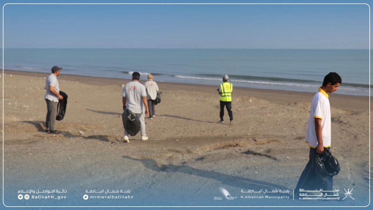 NB_Municipality's tweet photo. تواصل #دائرة_البلدية_بصحم حملة تنظيف شواطئ الولاية, بشراكة مجتمعية مع رابطة فريق قادمون وفريق بني عمر للمشي والعمل التطوعي وفريق شريان الحياة بالولاية. https://t.co/le9gIDGlHV