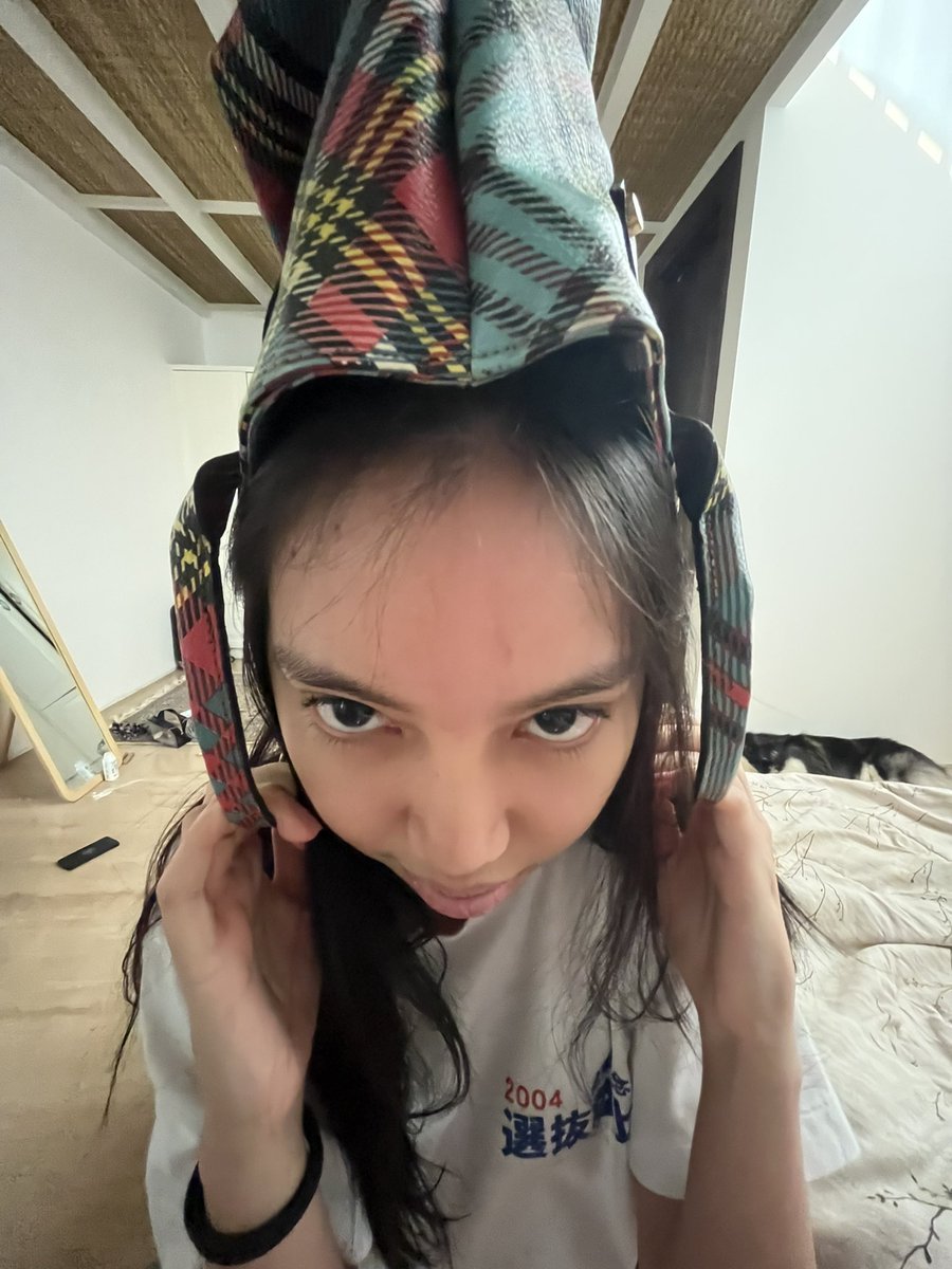 daizee_official's tweet image. #DAIZEE #MakerBreaker 

#TASHA Visual of Daizee IN Vivienne Westwood Tartan Bag