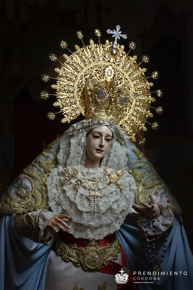 PrendimientoCor's tweet photo. “¡Oh Santa Madre de Dios! ¡Dignaos protegernos y conservarnos bajo las alas de vuestra piedad y de vuestra misericordia!”. 

Nuestra Madre, la Virgen de la Piedad, nos espera en el día de hoy en el Santuario de María Auxiliadora en su besamanos.

Virgo María, ora pro nobis. https://t.co/mVv2ZgOXmZ