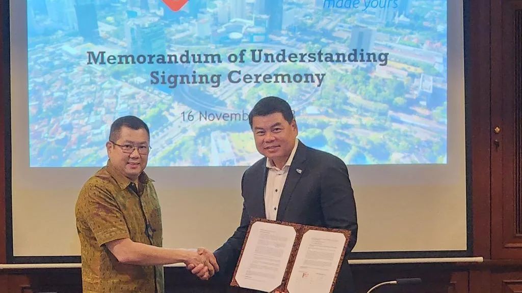SINDOnews's tweet photo. Repost dari Bapak @hary_tanoe
https://t.co/6tjXloAIH7
#HaryTanoesoedibjo #MoUSigning #BCAP #IncomeInsurance #Insuranve #JointVenture #Singapore #MNCGroup https://t.co/ZIZ2I68xOo