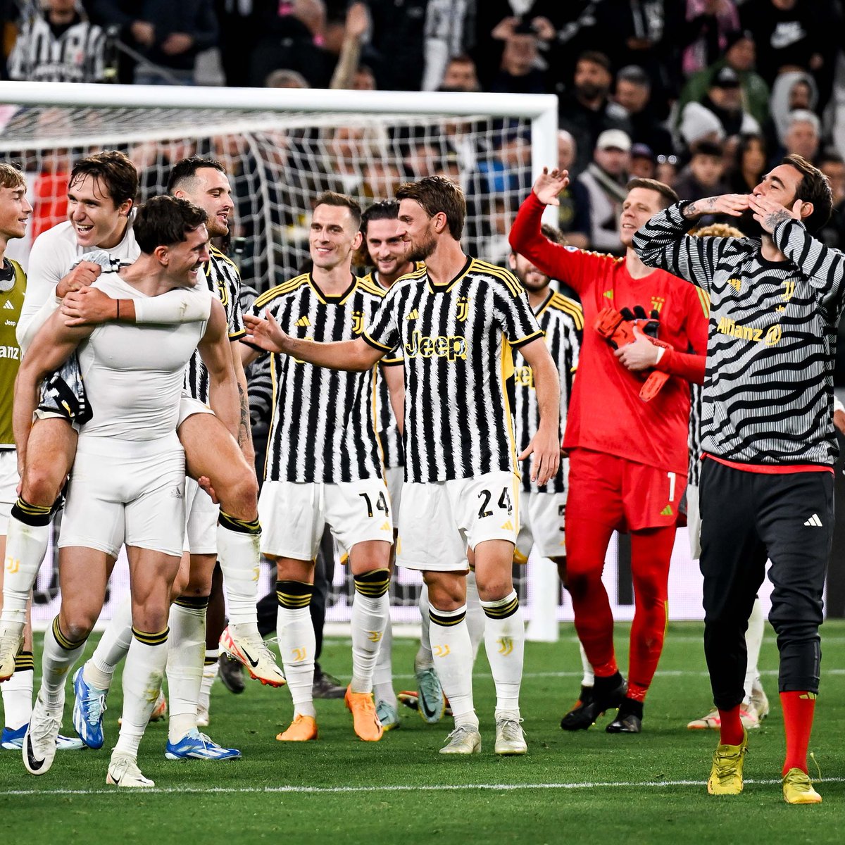 JuventusFC tweet media
