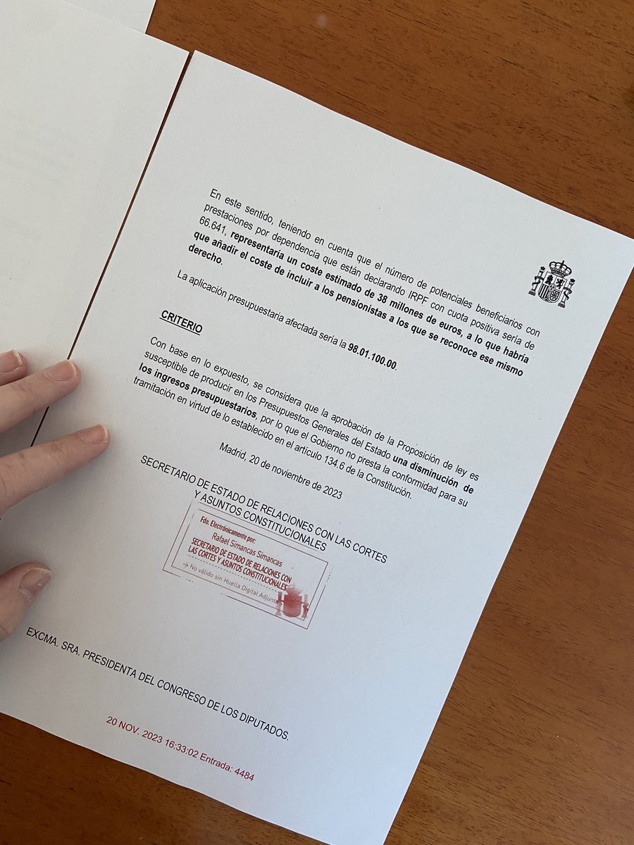 MeerRocio's tweet image. 🛑 Que dice el Gobierno que no está conforme con la tramitación de la #LeyELA que presentó Vox porque es muy cara. 
No tengáis duda de que se gastarán esos 38 millones en algún estudio sobre la masculinidad tóxica o la gordofobia. 
No hay dinero para quienes de verdad lo…