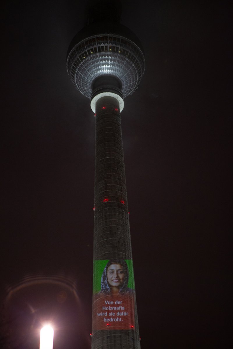 tdh_de's tweet photo. Danke an alle, die gestern mit uns für den Schutz junger Umweltaktivist*innen auf der Straße waren. #LichtAnFürKinderrechte: https://t.co/88hIO96K1z

#Klimagerechtigkeit #PeopleNotProfit https://t.co/0wtWrKlkJ3