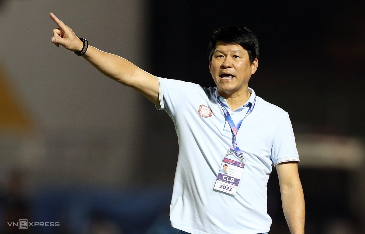 Saigon_Redux's tweet photo. Looks like Ho Chi Minh City FC have sacked coach Vu Tien Thanh.
Bizarre timing. A rough season last year, but solid so far this season, albeit 3 games.
#HCMCFC https://t.co/ZOII26JpBX
