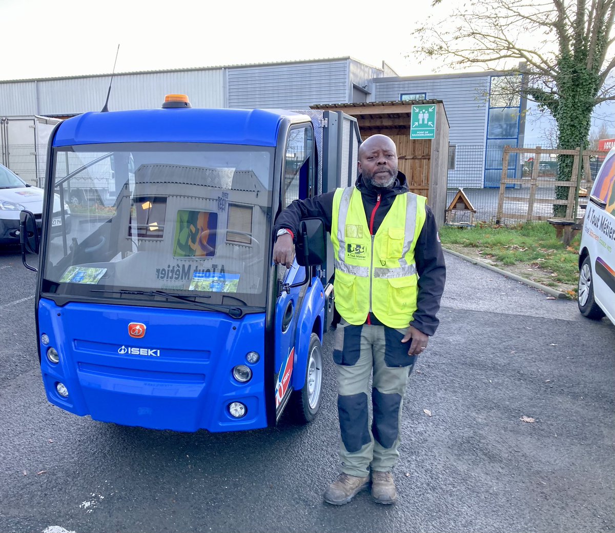 AToutMetier's tweet photo. ⚡️ un utilitaire électrique ISEKI nous est prêté pour une semaine par notre partenaire MGAV : un outil adapté aux tournées de nettoiement ♻️ ? 
Réponse vendredi 🗓️
@Angers @AngersMetropole @IciBarth @lafederationEI @lesEIpdl @CHANTIERecole @Angers_ALDEV 
#Angers #ESS #RSE https://t.co/KviDqifVLC