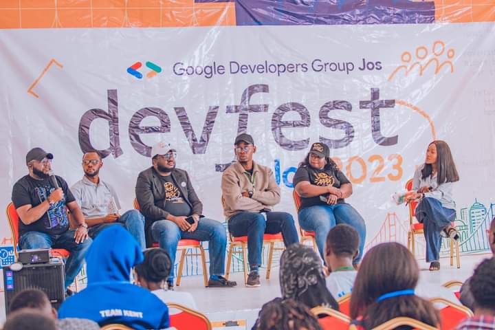 nHubNG's tweet photo. A special thanks to the nHub community for showing up, @LorrieJay_ai Katok Tohomdet, and the Devfest team for this year's Jos Devfest 😎#DevFest2023 #GDGJos #DevFest
#nHub #techinthenorth #buildingbackbetter https://t.co/HGpHAS4lIU
