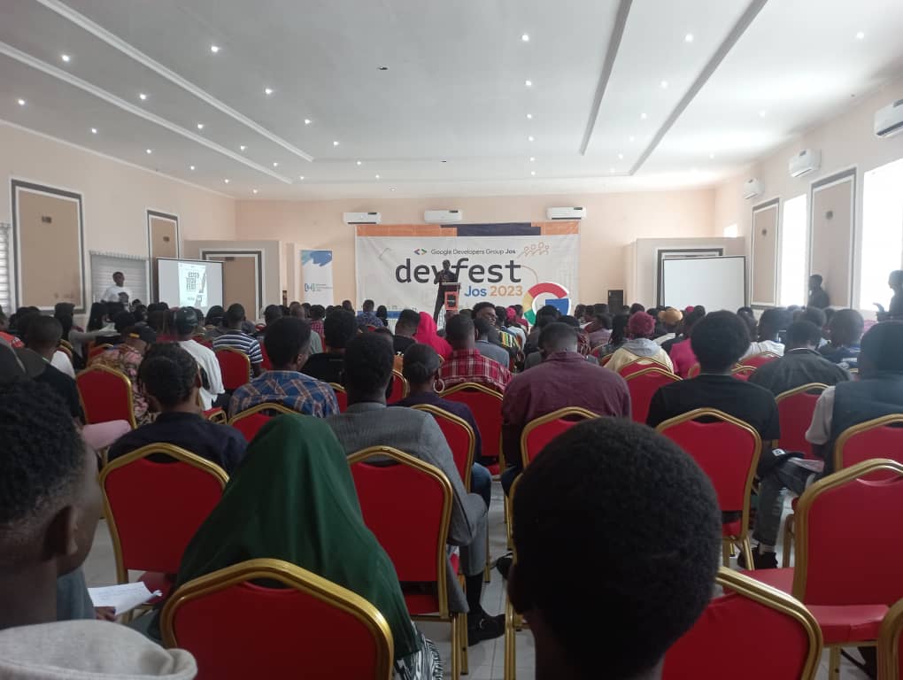 nHubNG's tweet photo. A special thanks to the nHub community for showing up, @LorrieJay_ai Katok Tohomdet, and the Devfest team for this year's Jos Devfest 😎#DevFest2023 #GDGJos #DevFest
#nHub #techinthenorth #buildingbackbetter https://t.co/HGpHAS4lIU