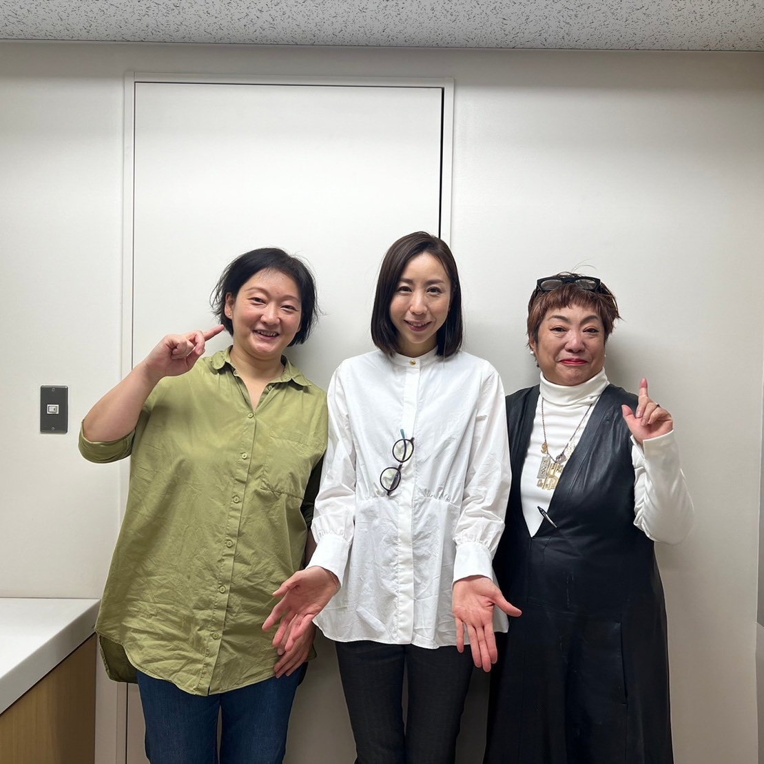 そして撮れたてオフショット📷✨

指揮の #阿部加奈子 さん、#コトリンゴ さん、本公演のプロデュース／MCの #湯山玲子 さんです‼️🤩

promax.co.jp/tsubame-novele…