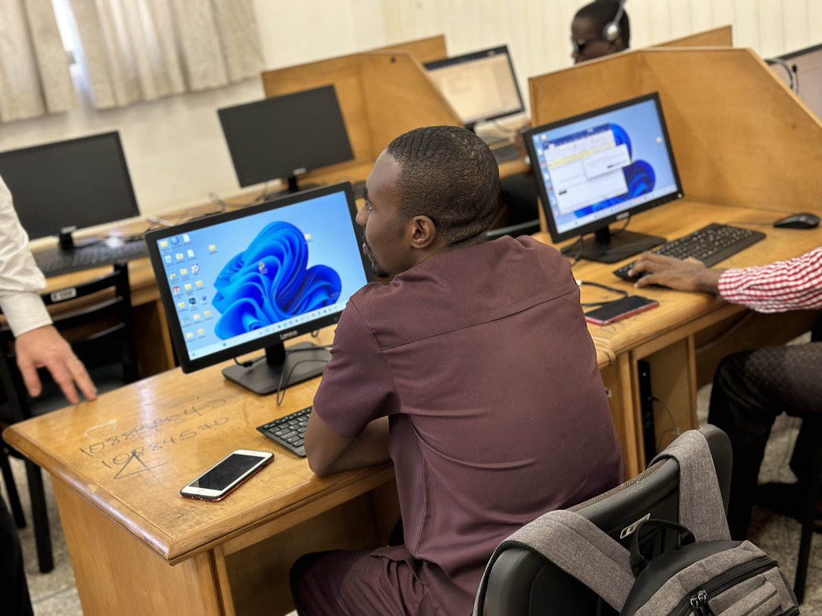 PrinceSefah's tweet photo. Introduction to Computer Basics for the Visually Impaired (ICBVI)

👨🏾‍🏫Today’s focus:
Using MS Excel and Introduction to Web Browsing 

#ReducingInequalities
#BridgingTheDigitalGap https://t.co/lzBxRm4Wtp