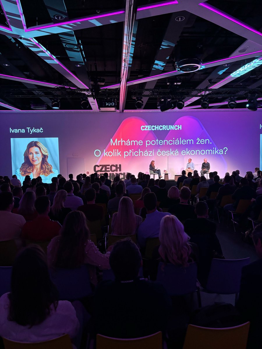 Tak jako loni plný dům a více než 900 hostů je na svých místech. Naše investiční konference <a href="/czechcrunch/">CzechCrunch</a> Money Maker právě začala. 🔥
