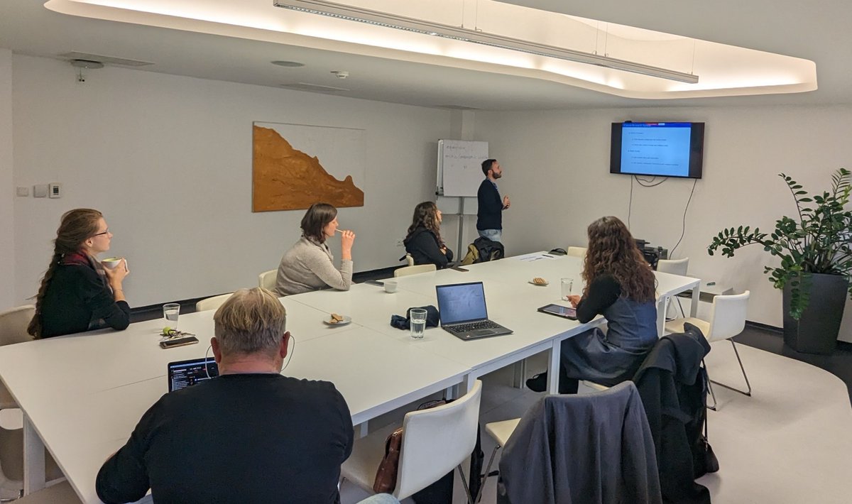 Jakub Hlávka (@jakubhlavka) on Twitter photo Our colleague <a href="/filomena_mattia/">Mattia Filomena</a> presenting his research in health economics and public health, specifically in occupational health, at the #HEPII brownbag seminar <a href="/veda_econmuni/">Věda a výzkum na ECON MUNI</a> <a href="/muni_cz/">Masarykova univerzita</a>. Our colleague <a href="/filomena_mattia/">Mattia Filomena</a> presenting his research in health economics and public health, specifically in occupational health, at the #HEPII brownbag seminar <a href="/veda_econmuni/">Věda a výzkum na ECON MUNI</a> <a href="/muni_cz/">Masarykova univerzita</a>.