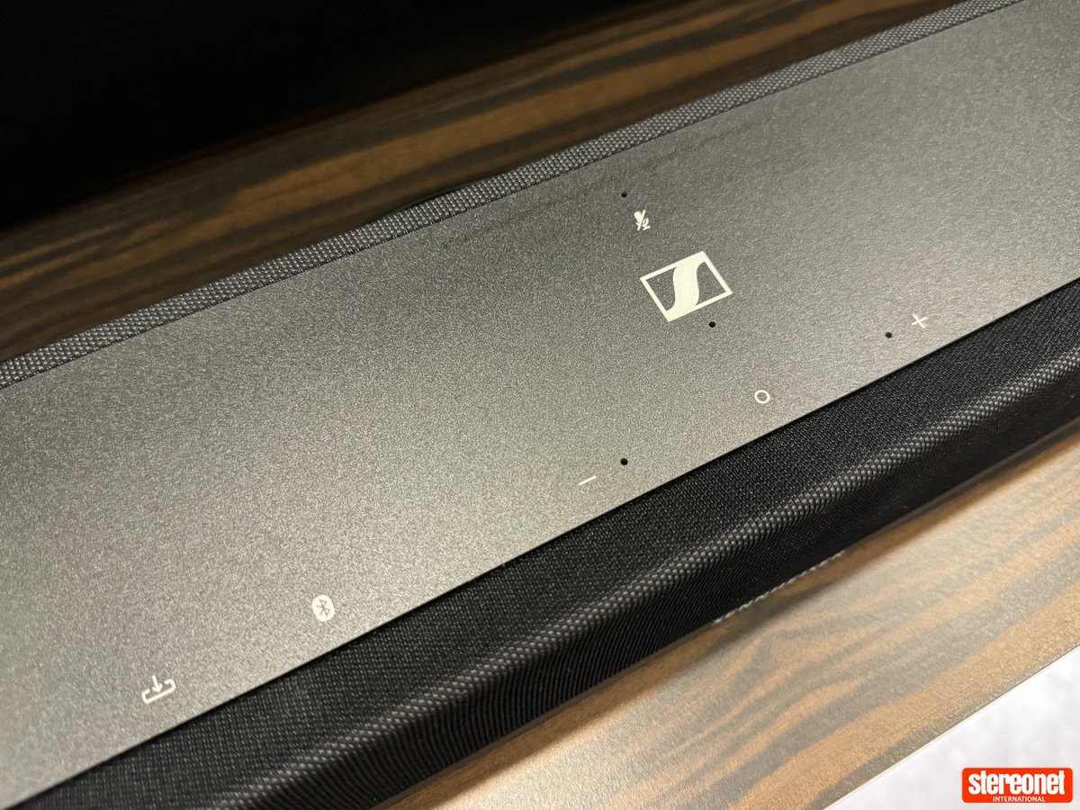 StereoNETUK's tweet photo. 𝗥𝗘𝗩𝗜𝗘𝗪: @Sennheiser AMBEO Soundbar Mini 👉 https://t.co/rQ4UxFb3XX 

"The mini is still slightly pricier than most of the soundbar competition... It's certainly worth stretching for"

#avreview #homecinema #hometheater #stereonet #snuk #soundbar #tvspeaker #streamingmusic https://t.co/pUchBqXB1m