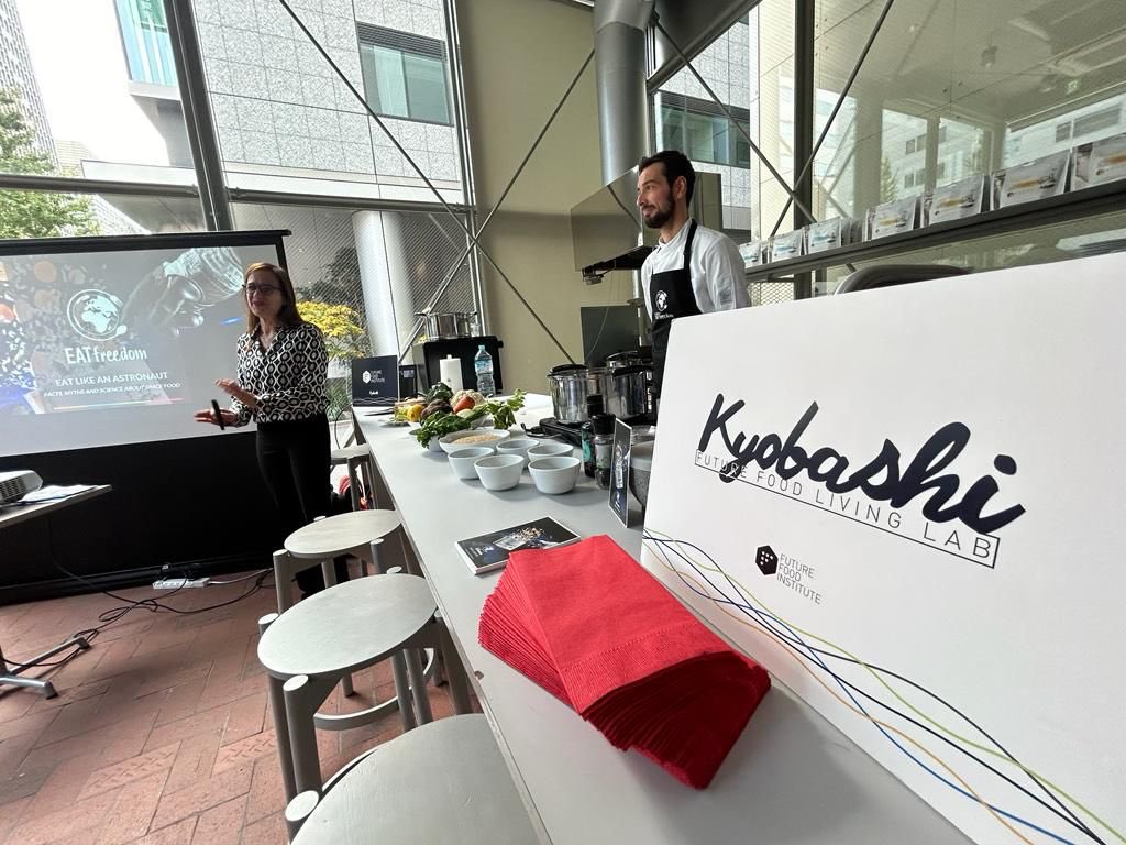 Italy in Japan tweet media