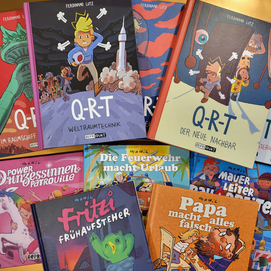 ReproduktComics's tweet photo. SIGNIERAKTION FÜR EURE BESTELLUNGEN

Bis Sonntag, der 3. Dezember 2023 – der 1. Advent – habt ihr die Gelegenheit, einige Comics mit einer persönlichen Widmung und Zeichnung von ausgewählten deutschsprachigen Autor:innen zu bestellen. 

Wie? Was? Wo?
👉https://t.co/k8lI83yABF https://t.co/dTTjsGYEFi