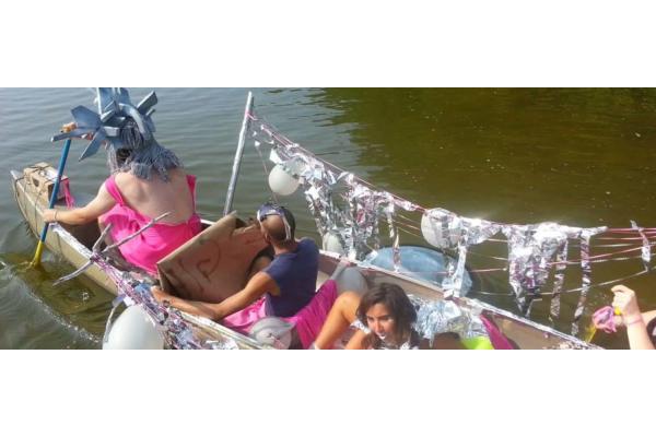 🗣 𝐏𝐑𝐀𝐊𝐒𝐈𝐒: ‘𝐏𝐚𝐫𝐭𝐲 𝐚𝐬 𝐅𝐨𝐫𝐦’ 𝐑𝐞𝐬𝐢𝐝𝐞𝐧𝐜𝐲 
⏰ 𝟐𝟔/𝟏𝟏/𝟐𝟎𝟐𝟑

Party as Form takes the craft of celebration as the starting point for a residency that blends cultural theory with current experiments in curating.

Find out more: cultureagora.com/en/activities/…