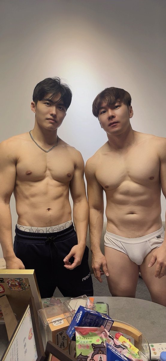 kenji0203's tweet photo. ～在這次的台北行程中，感谢@flower_hot_wax 安排 @KaovincentKao
運動按摩師給我體驗了一次肌肉💪放松的指壓療程.

～他的指壓技巧能精準的按到我每一寸酸痛緊繃點，真的讓我感覺身體輕鬆了不少👍💪

～想要讓肌肉放鬆的朋友們可以到@flower_hot_wax 預約喔！！ https://t.co/4S4x2IAHOd