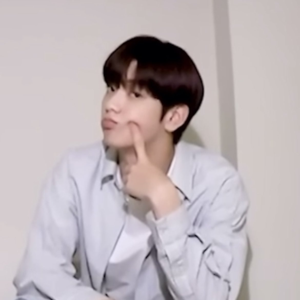 복숭아 찌르지 마세요 ❕❕
