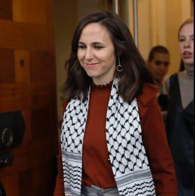 kemalozercom's tweet photo. Genocidal Spain's #TerroristOrganizationIsrael's puppet @sanchezcastejon @PSOE @Soc_Intl and VI. The disgrace named Felipe,
the brave woman @ionebelarra Minister of Social Rights, Ione Belerra, was dismissed from her post as Minister due to her anti-Zionist stance and demand for the devil's child Netanyahu to be tried as a war criminal.
Just as it is not possible for Satan to be good, it is also not possible for European governments that are slaves of Zionism to be good.
May Allah ﷲﷻ Almighty honor the leader of the Podemos Party, Ione Belerra, and his team with Islam. He should also make Spain a leader.
#IsraelisaGenocidalState #IsraeliTerrorists #IsraeliNewNazism #Ebu_Ebeyde