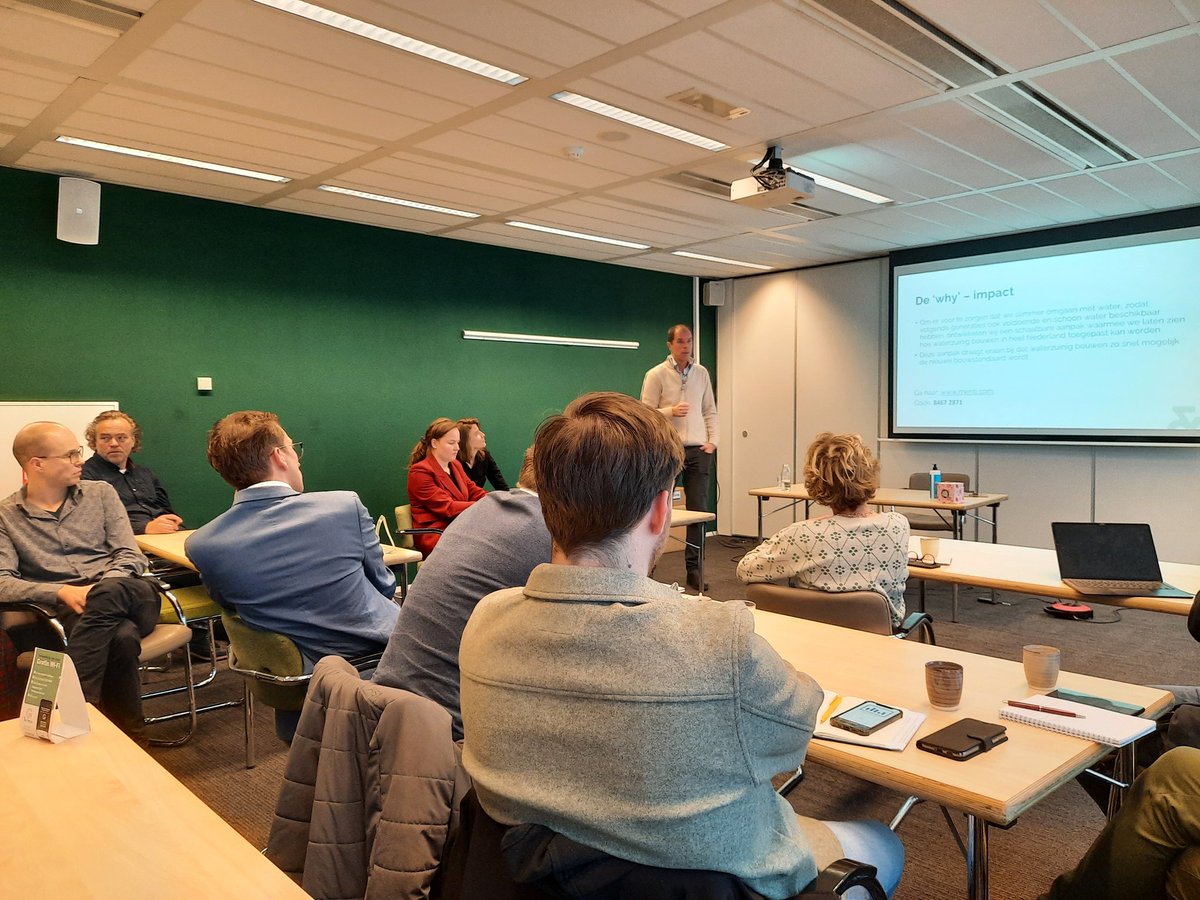 Vanmorgen interessante bijeenkomst  van de #Bouwtafel waterzuinige wijken <a href="/provgelderland/">Provincie Gelderland</a>.  Ambitie om slimmer om te gaan met #water, zodat we nu en in de toekomst voldoende schoon water hebben, ontwikkelen we een aanpak om te laten zien hoe waterzuiniger bouwen gewoon kan.