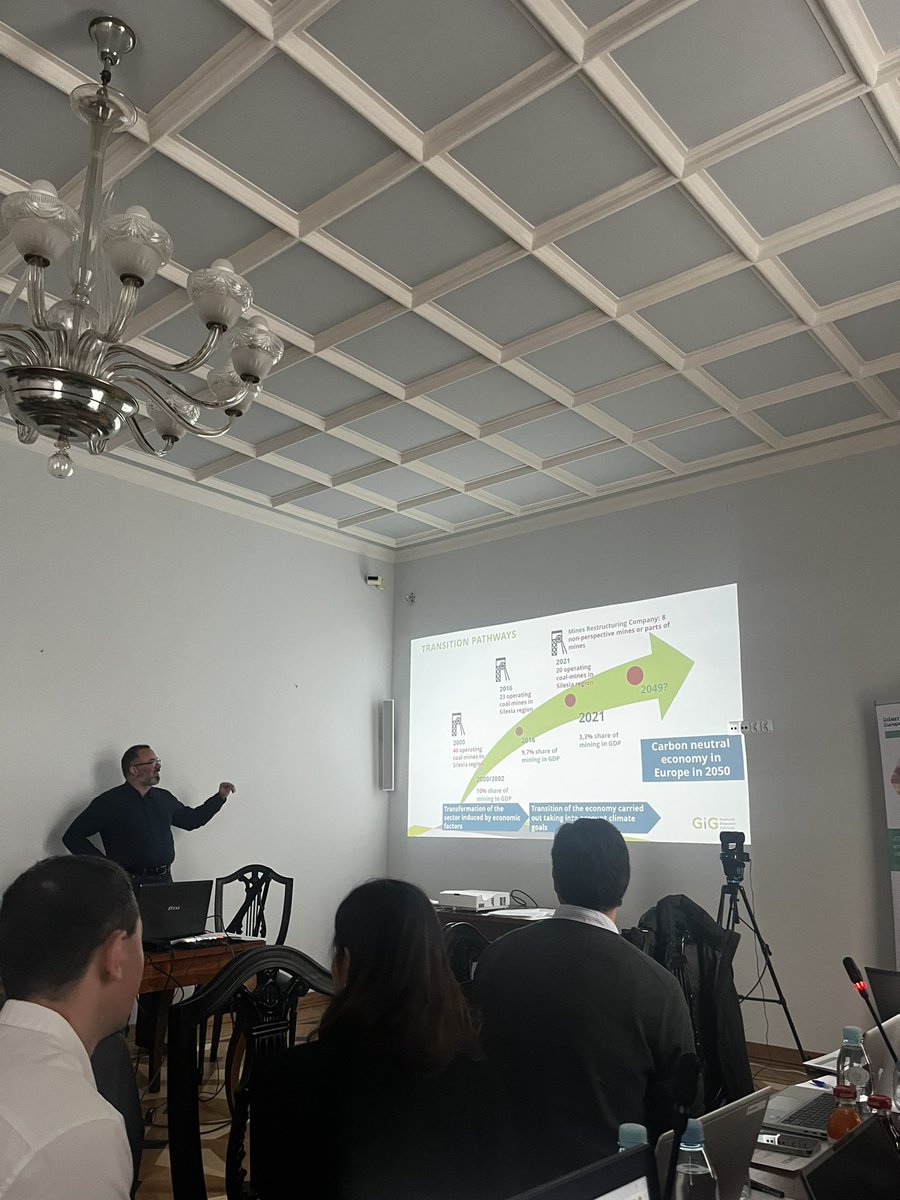 LottiProject's tweet photo. Looking for added value in the coal mines!
For example: the use of coal mine water to water golf courses โณ๏ธ how innovative ๐๏ธ
Thanks to Marisuz Kruczek from the Central Mining Institute for sharing! #lotti #backtogreen https://t.co/IE3RgafbkB
