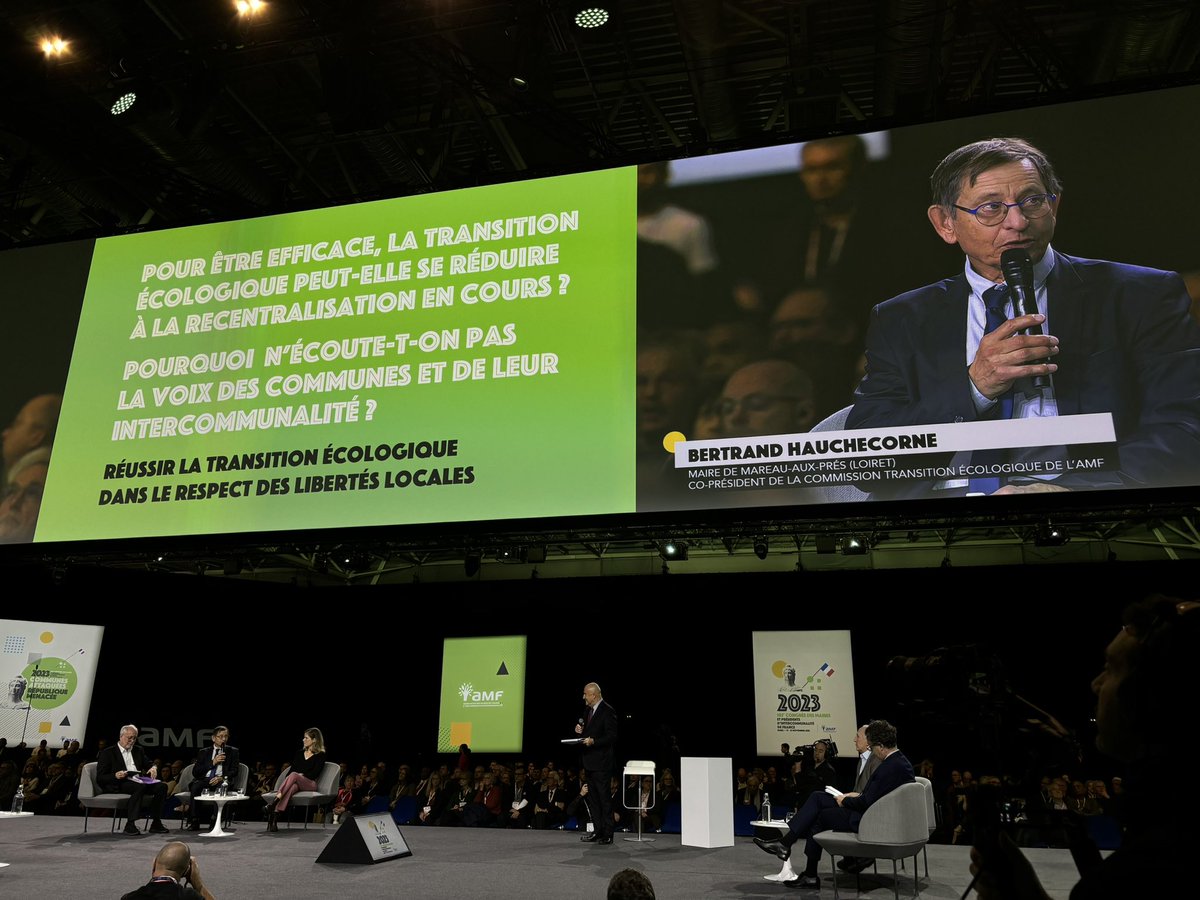 Début du débat « Réussir la transition écologique dans le respect des libertés locales » co-présidé par <a href="/bhauchecorne/">bertrand hauchecorne</a>, <a href="/cpelichy/">Constance de Pélichy</a> et @ChMetairie

Suivez le débat en direct : amf.asso.fr