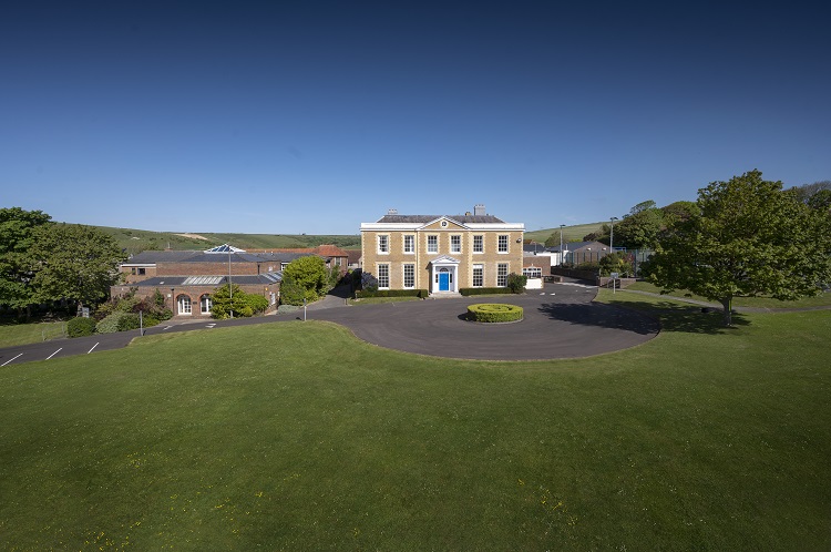 bucksmore_edu's tweet image. Opened in September 2023, Oxford International College Brighton is Bucksmore Education's newest venue. The development includes everything a student could need within a stunning 80,000-square metre campus, providing an ideal location for summer school students. #bucksmore