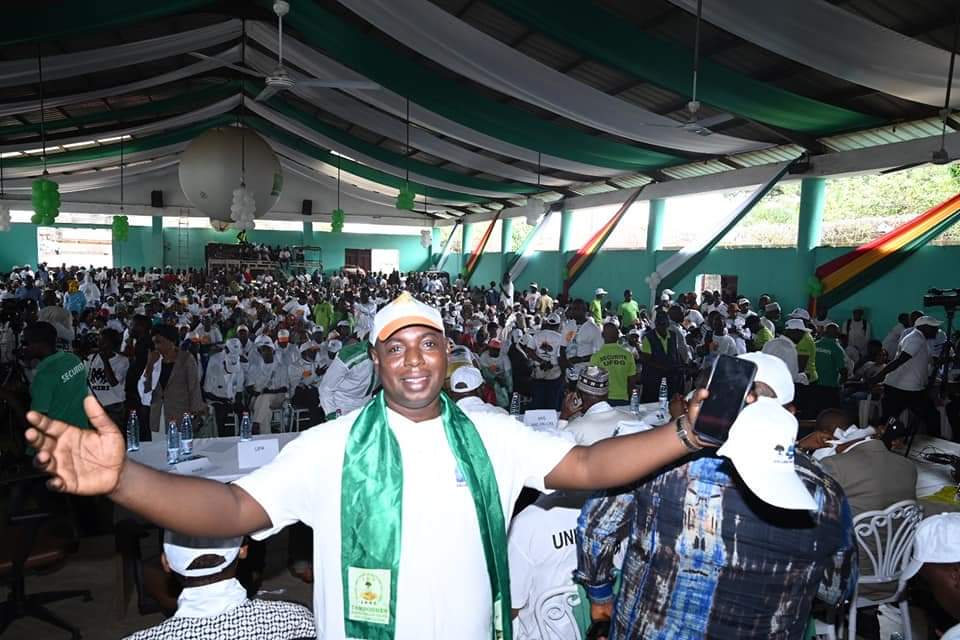 KonateSouza's tweet photo. Il est l'heure de s'engager pour la démocratie, les libertés et l'état de droit en Guinée ! Plus tard, ce sera trop tard.

Rejoignez-nous, pour construire ensemble, la Guinée 🇬🇳 de demain 💪🏻.
#TeamCDD #Onlâcherien.

Excellent mardi à tous. https://t.co/hEtTvjJYwg