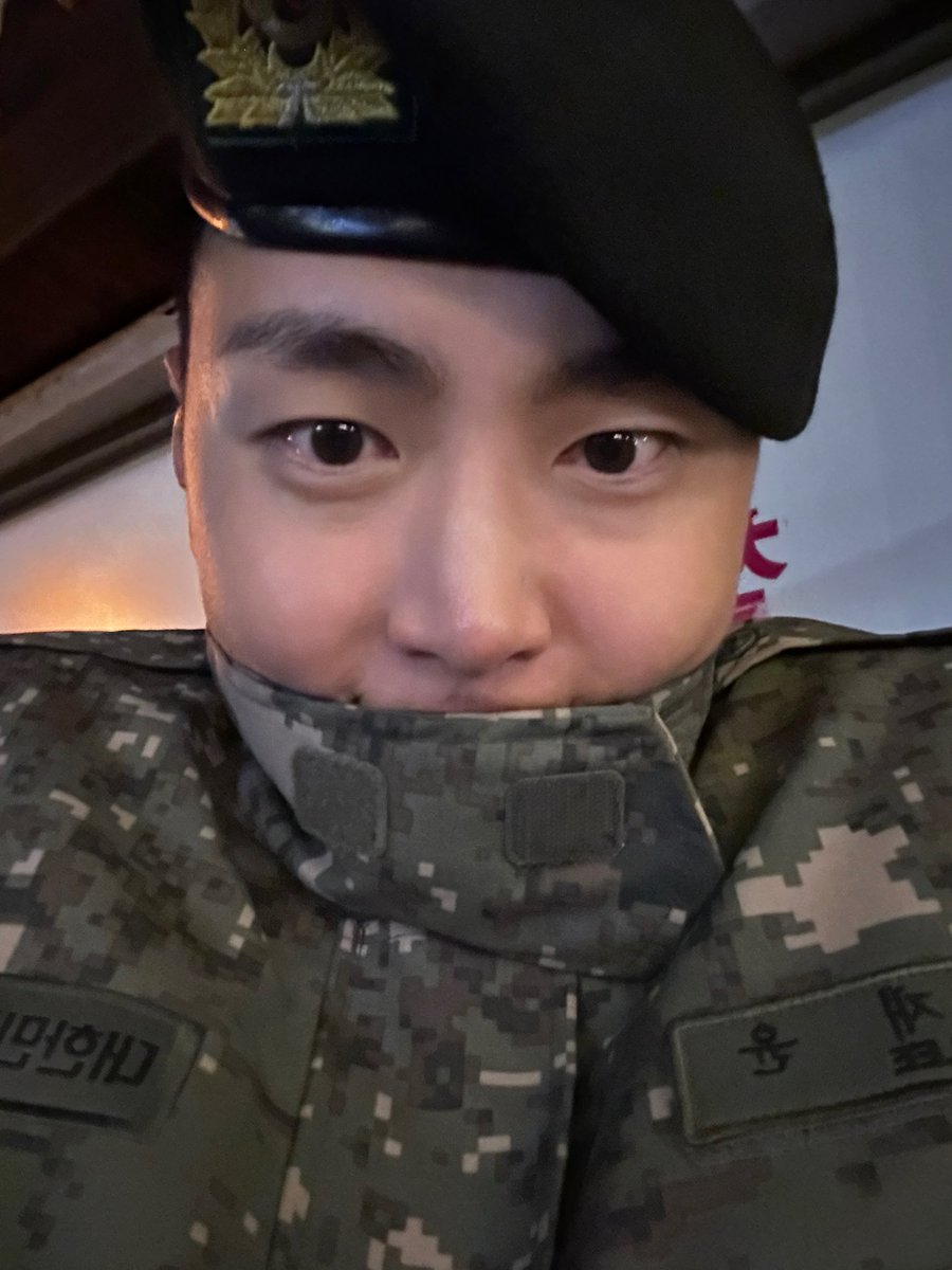 231121 공카

<추운 겨울 찐빵 도착했어요💗>

#SF9 #재윤 #JAEYOON