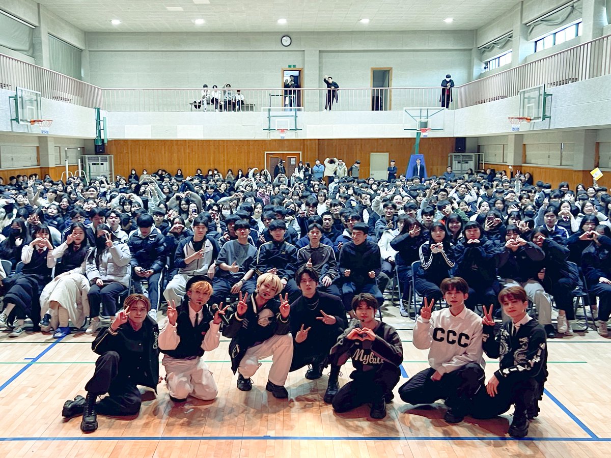 HORI7ONofficial's tweet photo. 2023. 11. 21

@ 서서울생활과학고등학교

#HORI7ON #호라이즌 #뜻밖의서서울생활과학고 https://t.co/kl6euqaq3n