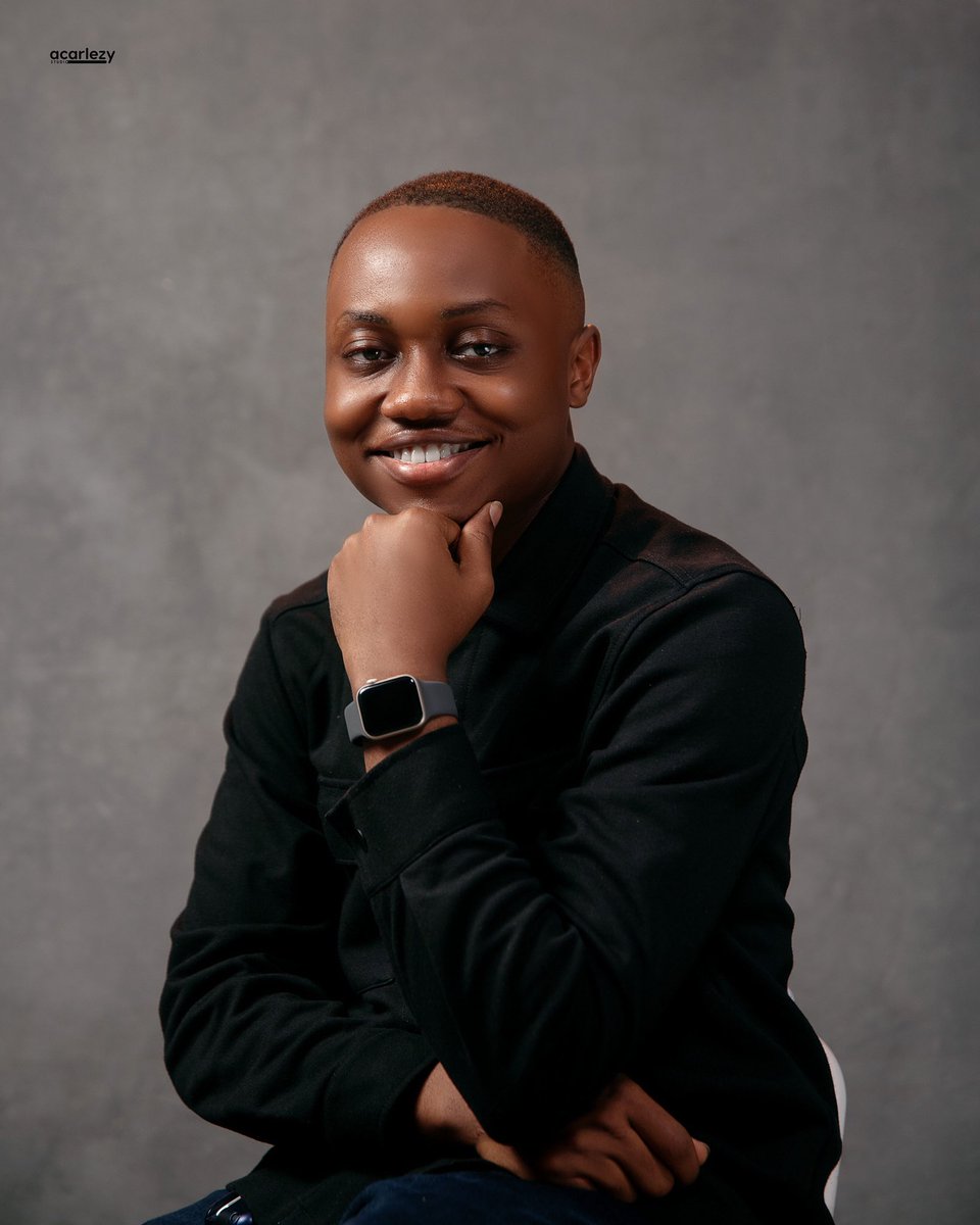 acarlezy's tweet photo. Unleash your inner CEO with our captivating corporate headshots. 

Subtle reminder to update your LinkedIn picture 😅. https://t.co/DD7Hfz0Ec2