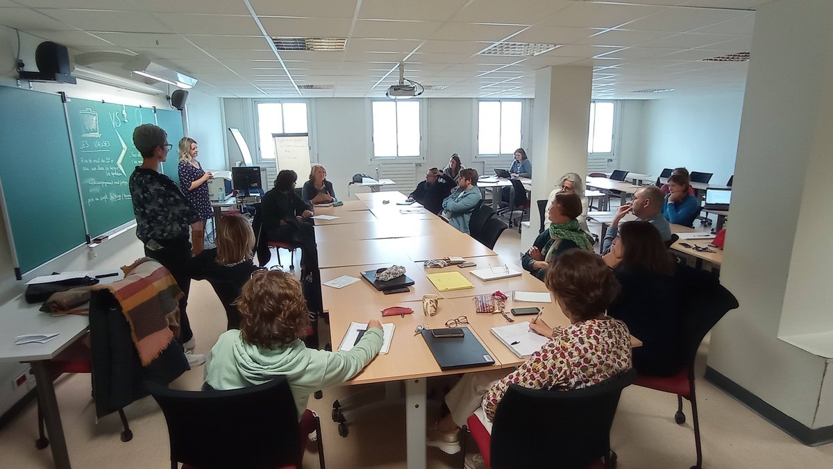 PfpsRennes's tweet photo. Lundi 20 novembre, patients et professionnels du PFPS Rennes du @CHURennes se sont retrouvés pour une journée sur la thématique du partenariat avec le patient en formation.
🧩 Atelier collectif animé par le @CAPPSBretagne https://t.co/kcdlPUMgty