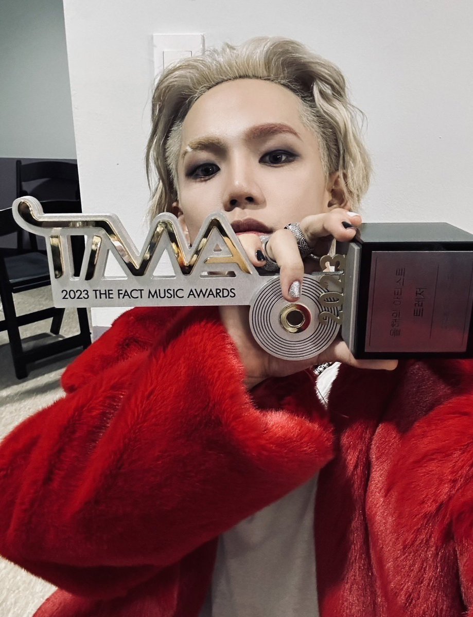 CHOI HYUNSUK. tweet media