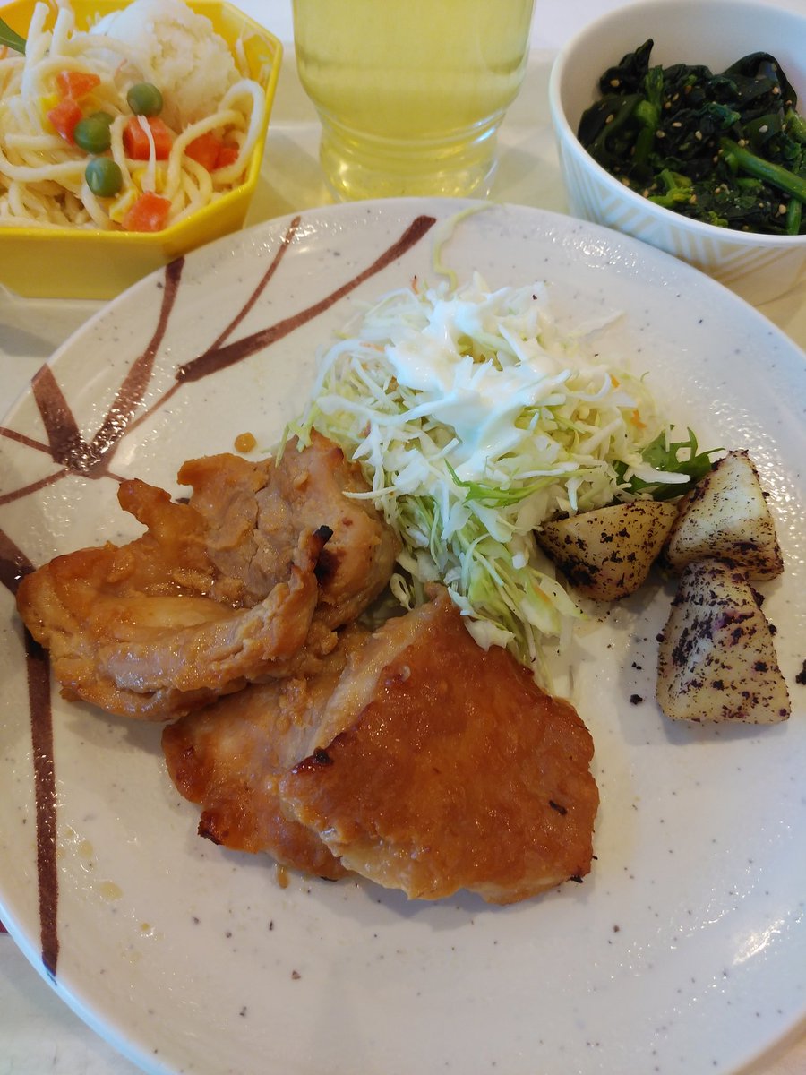 Craft_Beer_Lab's tweet photo. 今日の昼ご飯🌠
鶏もも肉の味噌だれ😋 https://t.co/ZeVyev7X3x