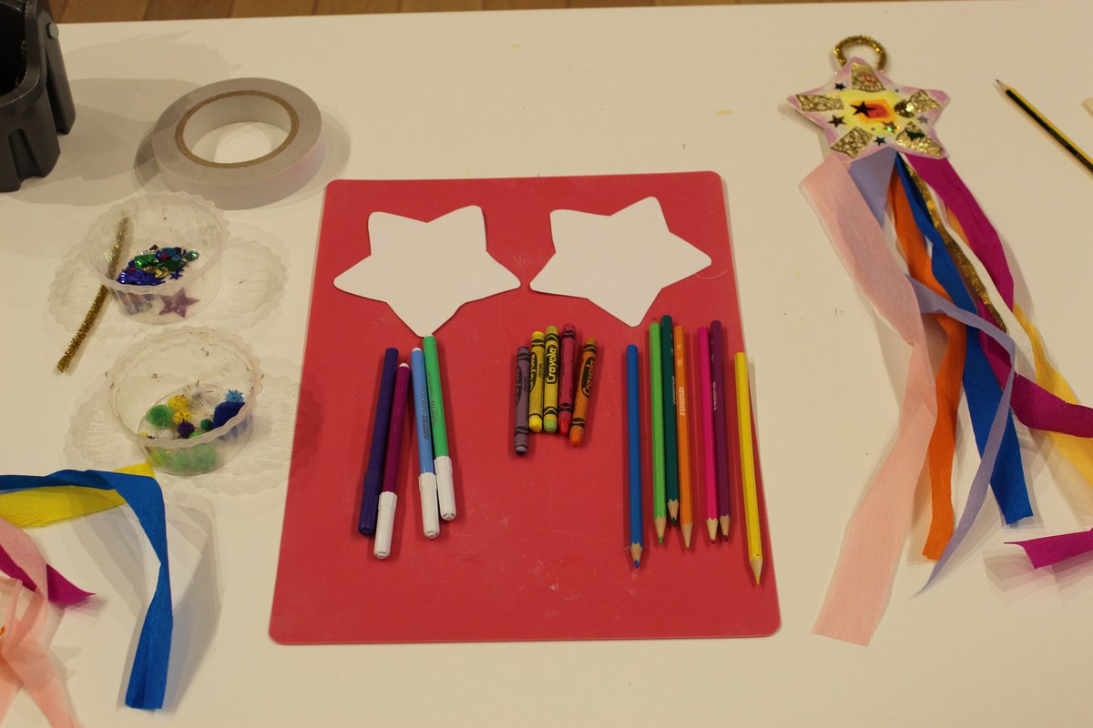 AishaAlSadie's tweet photo. Join myself and @EmmaBourner for our #Christmas family craft workshops from the 18th-21st of December @WinCathedral aimed at ages 3-11. For more info and to book visit: https://t.co/TG9LYXz2qz #tuesdayvibe https://t.co/QRGOekYkus