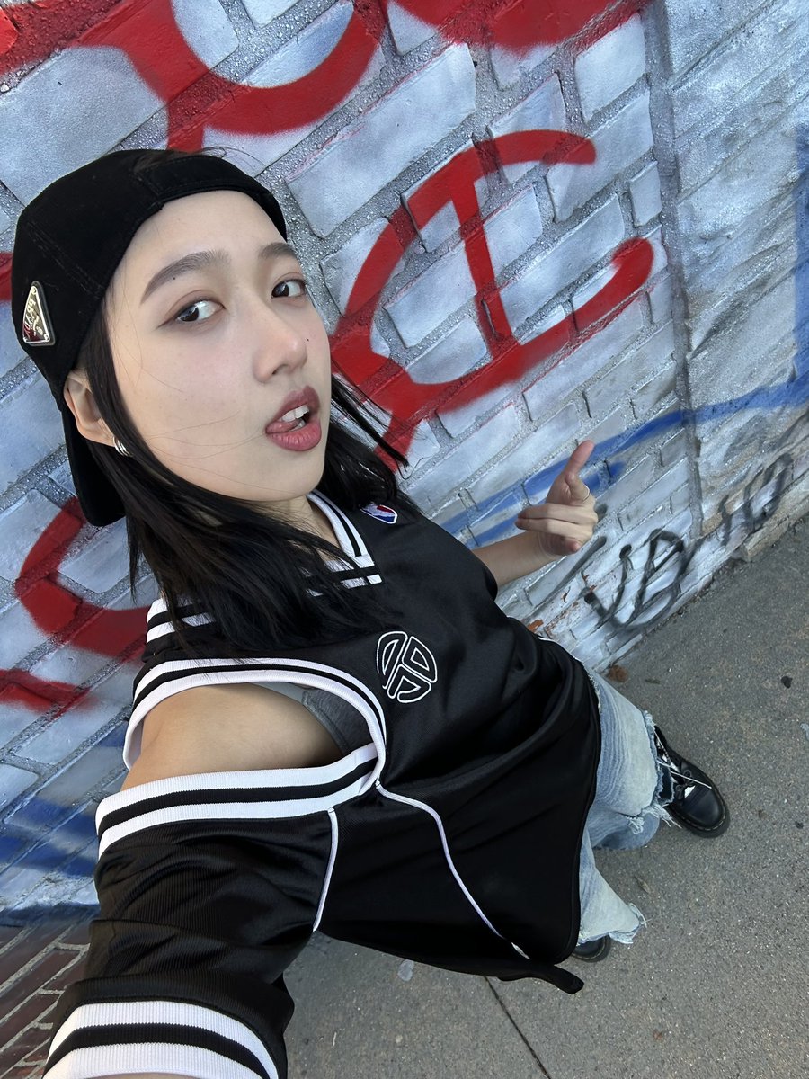 hannahhbbahng's tweet photo. i wanna be standing next to you 😮‍💨

📹 https://t.co/U6OjiqvrvF https://t.co/avL2uBqqL4
