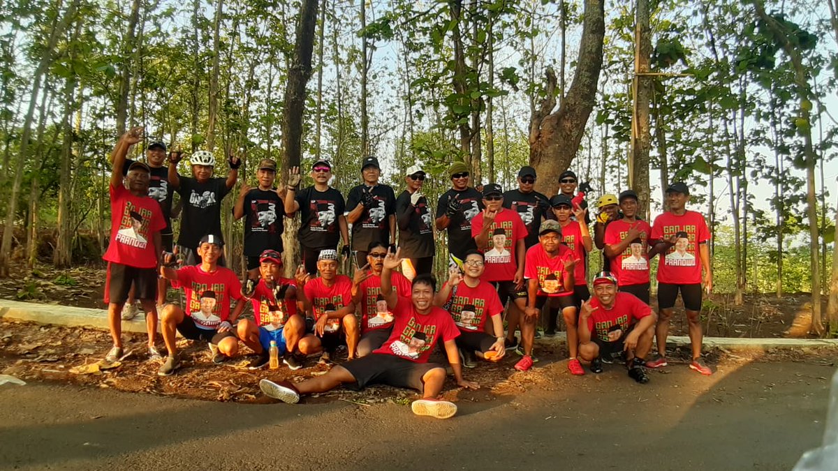 Komunitas Kedung Bulus Bike, for Ganjar Mahfud

<a href="/ganjarpranowo/">Ganjar Pranowo</a>