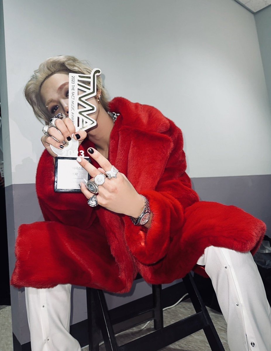 CHOI HYUNSUK. tweet media