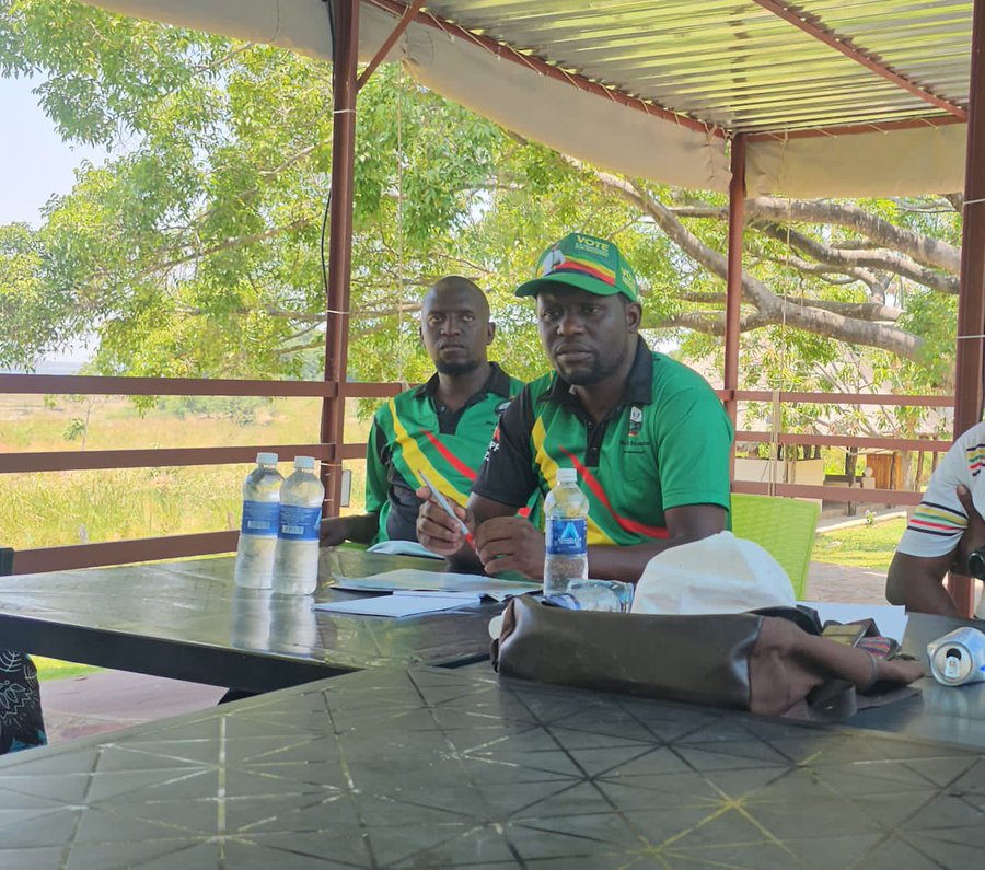 KaaniDistrict's tweet photo. @faz_trust Living to Serve

Settings from @KaaniDistrict North Constituency. @fazPresident Cde Munsaka yesterday met volunteers from Binga North&amp; deployed them to serve.they are in high spirits to gunner support for @ZANUPF_Official Candidate. https://t.co/cT7DdmH9pq
