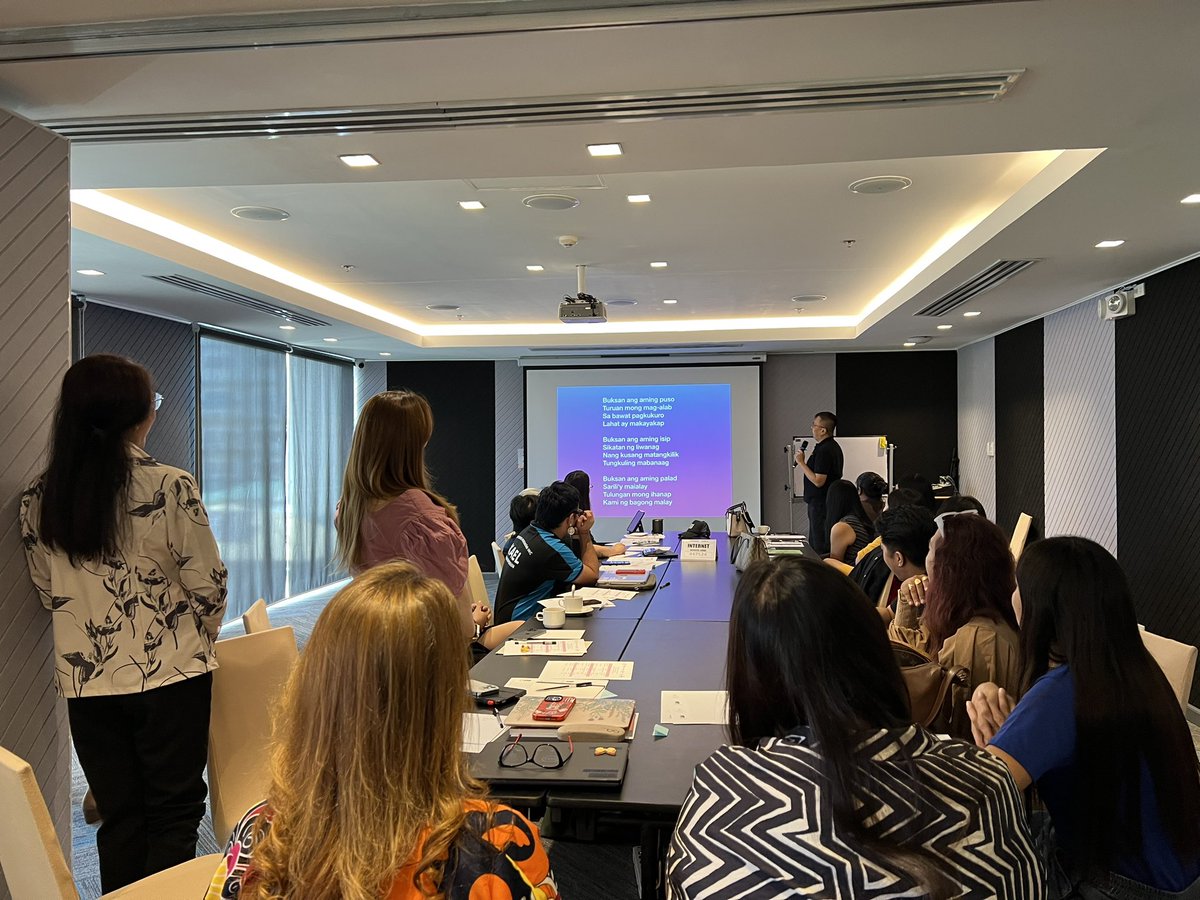 PerciCen's tweet photo. For “a diverse & inclusive society where the Human Rights of trangender & gender-diverse persons (TGDP) are respected”. Very happy to facilitate the strategic planning of LakanBini Advocates Pilipinas through #Free2BeMe’s #BuildingStrongFoundations #GayonLGBT https://t.co/rMNCcDbjzz