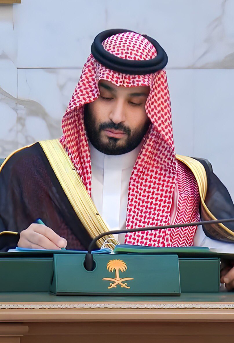 AJELNEWS24's tweet photo. عاجل 🔴 

سمو ولي العهد الأمير محمد بن سلمان يشارك عصر اليوم في الاجتماع "الافتراضي" لقادة منظمة #بريكس، وقادة الدول المدعوّة للانضمام؛ لمناقشة الأوضاع في #غزّة .. حيث تشارك #السعودية في الاجتماع بصفتها إحدى الدول المدعوة للانضمام إلى بريكس، إضافة إلى أنها الرئيس الحالي للقمتين العربية والإسلامية.

(العربية)