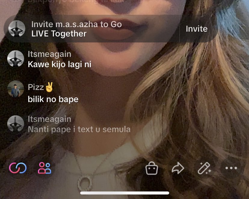 tengkunurlissa's tweet photo. this fuck face said inappropriate things on my live and I dmed her girlfriend. puas hati. https://t.co/eNjW6RE9AE