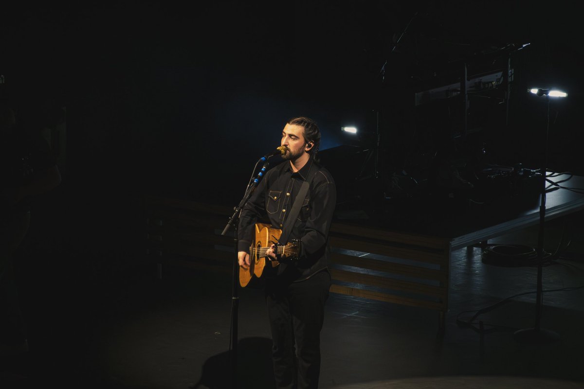 fetchurcameras's tweet photo. Noah Kahan: EU &amp; UK Tour 2023. London, UK. 11-20-23. 

#NoahKahan #NoahKahanLondon https://t.co/fnpPziGgdg